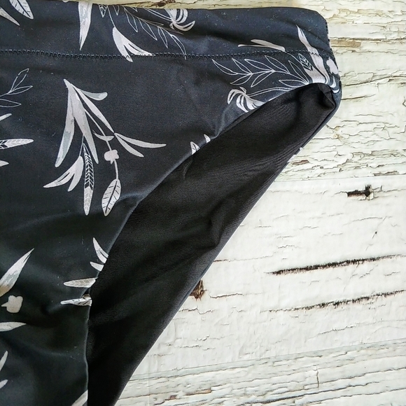 NWT-Lira Bikini bottoms Reversible Floral SZ S - Picture 7 of 15